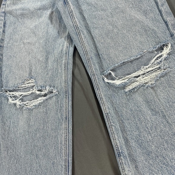 American Eagle Baggy Straight Jeans Women's 4 Mid Rise Distressed Light Wash - Picture 8 of 11